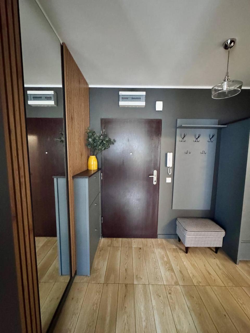 C- Home4U - Apartment With A City View Close To Aquapark, Parking In Secured Area Краков Экстерьер фото